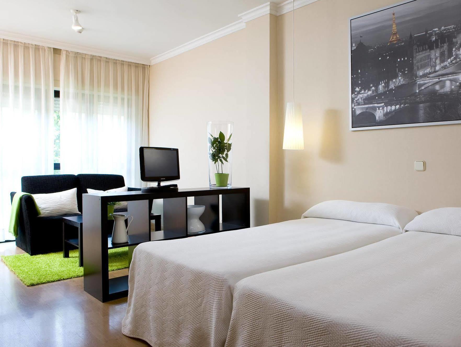 Apartamentos Th La Florida Мадрид Экстерьер фото