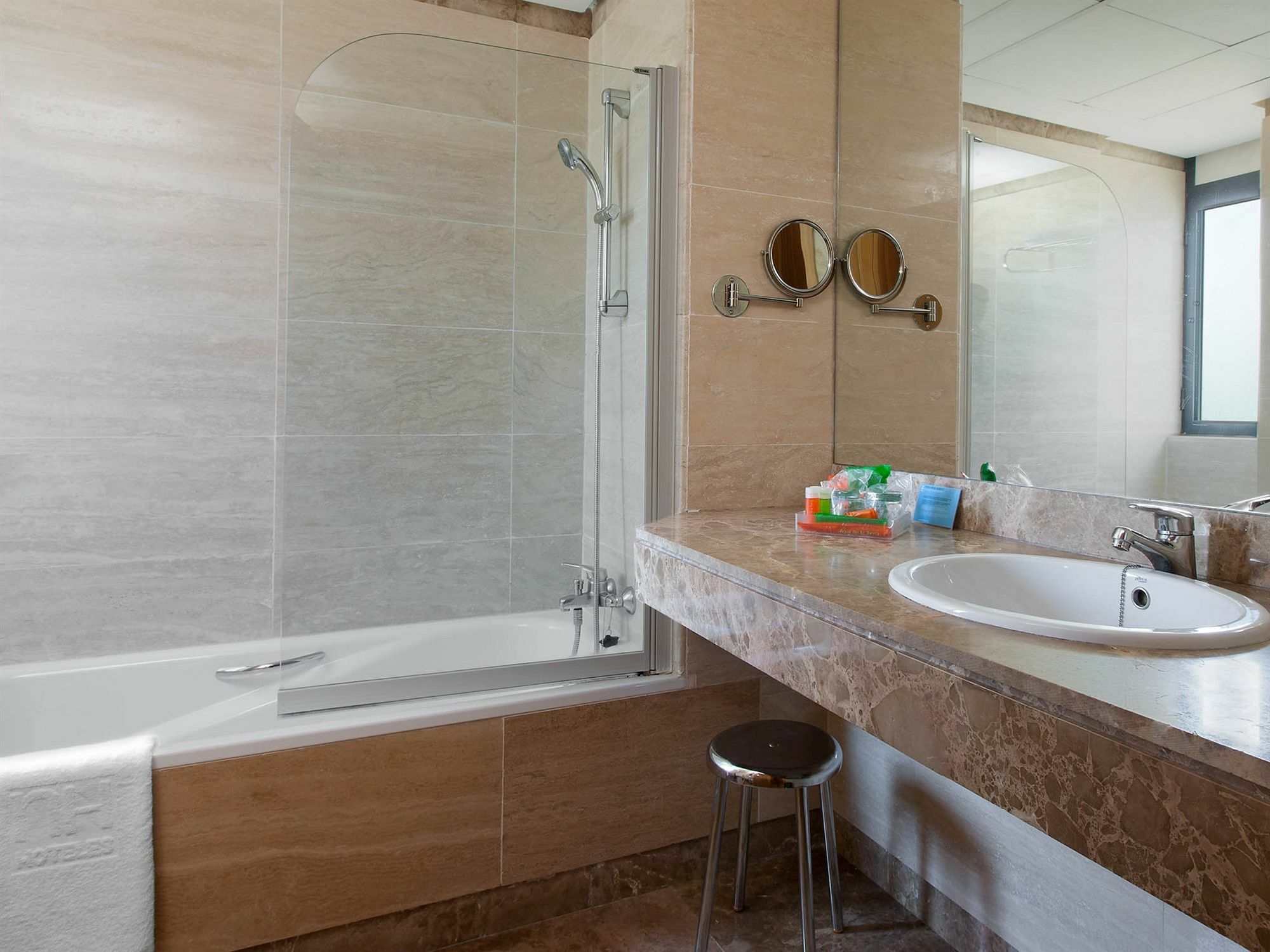 Apartamentos Th La Florida Мадрид Экстерьер фото